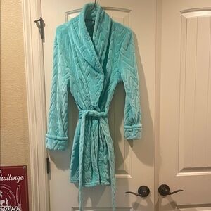 Noir Jasmine Soft Turquoise Robe